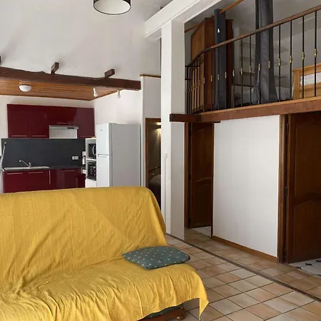 Appartement T3 Au Calme Avec Exterieur Privatif, Proche Etang, Equipe, 3 Chambres. - Fr-1-553-86
