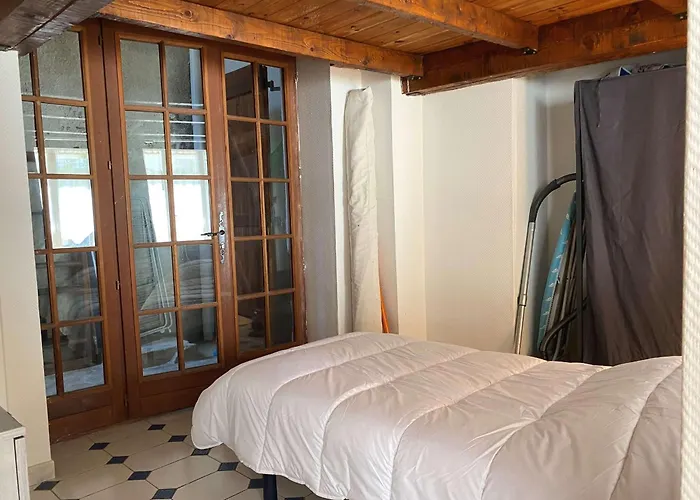 Appartement T3 Au Calme Avec Exterieur Privatif, Proche Etang, Equipe, 3 Chambres. - Fr-1-553-86 *