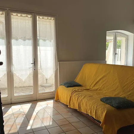 Apartment T3 Au Calme Avec Exterieur Privatif, Proche Etang, Equipe, 3 Chambres. - Fr-1-553-86 *