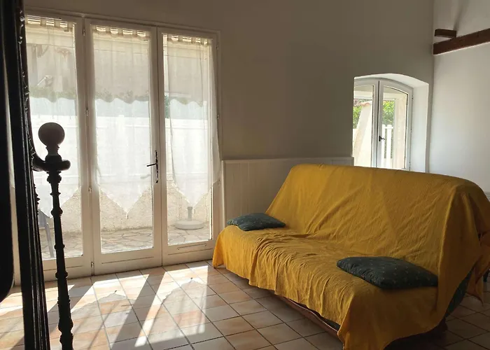 Apartamento T3 Au Calme Avec Exterieur Privatif, Proche Etang, Equipe, 3 Chambres. - Fr-1-553-86 *